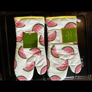 Brand new cute summer bbq kitchen gloves Kate spade